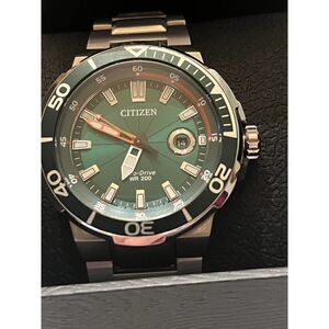 Citizen Men's Sport Green Dial Date Display NWT